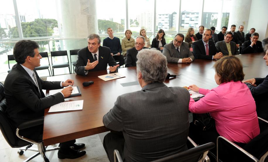 O governador Beto Richa assinou no dia 04 de setembro, no Palácio Iguaçu, em Curitiba, autorização para que a Companhia Paranaense de Gás (Compagas) firme com a Petrobras contrato de suprimento adicional de gás natural