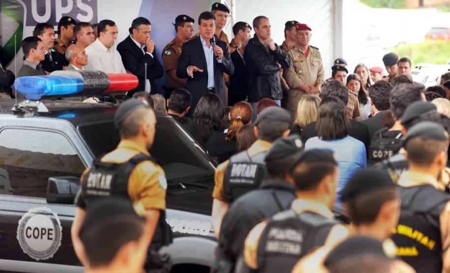 O governador Beto Richa participou no dia 04 de outubro da instalação oficial de mais uma Unidade Paraná Seguro (UPS) em Curitiba. A Vila Ludovica, no bairro Tatuquara, é a nona área da capital a receber uma base do policiamento comunitário.