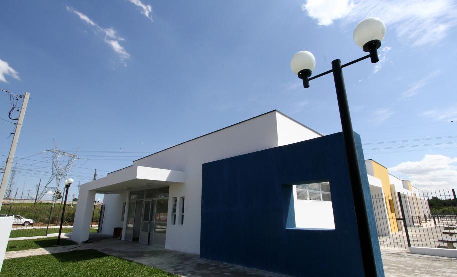 Curitiba ganhará 09 creches até o fim do ano Até o fim do ano, Curitiba ganhará mais nove creches para o atendimento de crianças de zero a cinco anos.