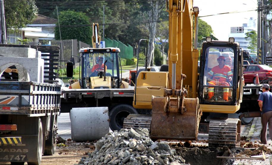 Governo atinge R$ 500 milhões em obras de infraestrutura nas cidades O Governo do Estado, por meio da Secretaria do Desenvolvimento Urbano (Sedu), alcançou o montante de R$ 500 milhões em recursos liberados para obras de infraestrutura urbana e equipamentos para municípios paranaenses.