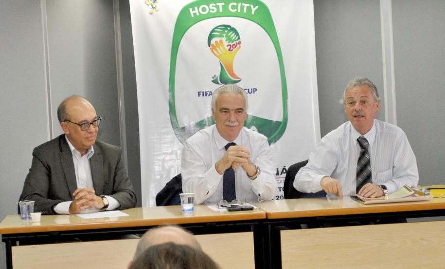 Jackson Pitombo assume a presidência da Câmara de Turismo Em reunião da Câmara Temática do Turismo, da Secretaria Estadual para Assuntos da Copa, realizada no dia 20 de novembro no auditório da secretaria de Estado do Desenvolvimento Urbano, o secretário Jackson Pitombo (Turismo), assumiu a presidência da Câmara Temática, tendo como vice-presidente a presidente do Instituto Municipal do Turismo, Juliana Vosnika.