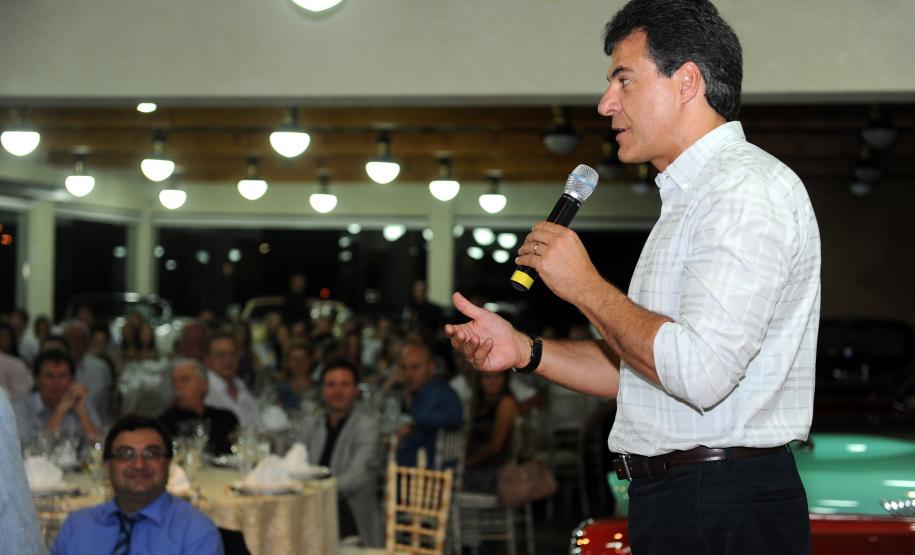 O governador Beto Richa destacou, no dia 06 de dezembro durante encontro com cerca de 70 médicos do Hospital Nossa Senhora do Rocio, em Campo Largo, a redução das taxas de mortalidade materno-infantil no Paraná no ano passado.