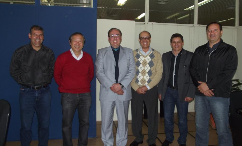 Prefeito e vereadores de Rio Negro visitam Comec Carlos Alberto Walter, Rui Hara, Milton José Paizani, Gil Polidoro, Geraldo Veiga, e Elcio Colaço