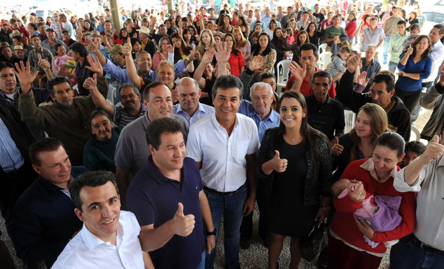 O governador Beto Richa anunciou, no dia 27 de abril, a duplicação de um trecho de 28,7 quilômetros da rodovia PR 092, na ligação entre Curitiba, Almirante Tamandaré e Itaperuçu, na Região Metropolitana de Curitiba (RMC). O projeto e as obras serão feitos em parceria com o Grupo Votorantim, que investirá R$ 181 milhões.