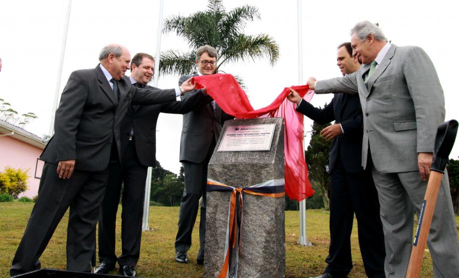 A multinacional norueguesa Aker Solutions, uma das principais fornecedoras da cadeia de petróleo e gás, começou no dia 22 de maio a construção de uma nova fábrica em São José dos Pinhais.