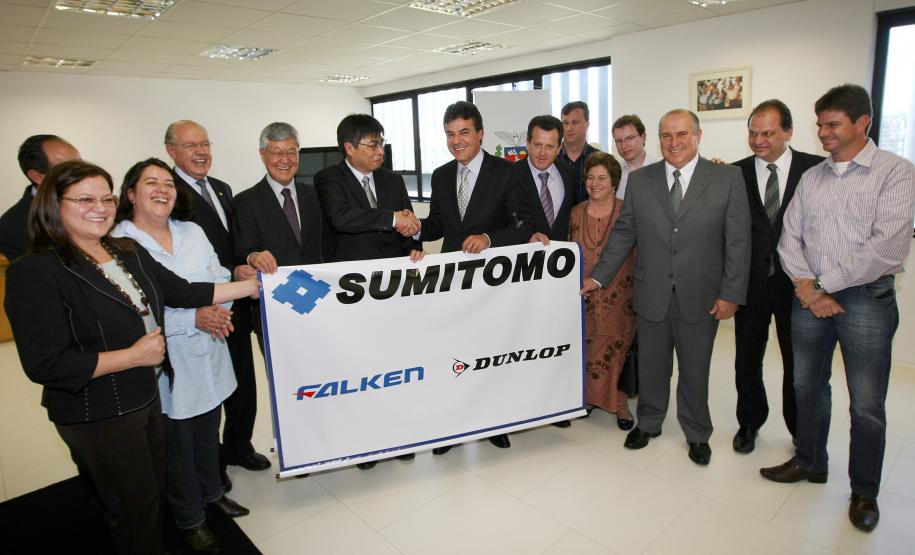 assinado protocolo de intenção para fabrica Sumitomo em Fazenda Rio grande