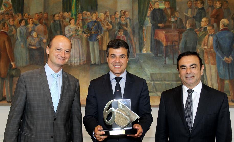 Governador Beto Richa recebe o presidente da Renault/Nissan, Carlos Ghosn e o presidente da Renault Brasil, Oliver Murguet.