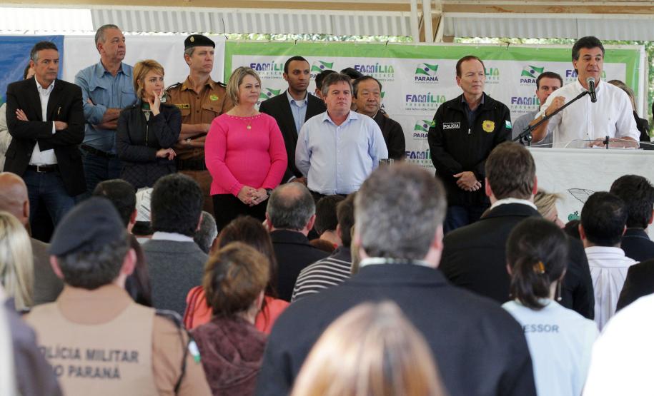 O governador Beto Richa e a secretária da Família e Desenvolvimento Social, Fernanda Richa, inauguraram no dia 15 de julho o Centro da Juventude Governador José Richa, de Almirante Tamandaré