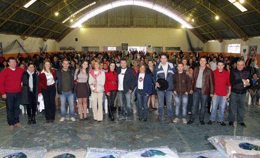 A secretária estadual da Família e Desenvolvimento Social, Fernanda Richa, assinou no dia 19 de julho convênio do programa Crescer em Família com o município de Itaperuçu, na Região Metropolitana de Curitiba (RMC).