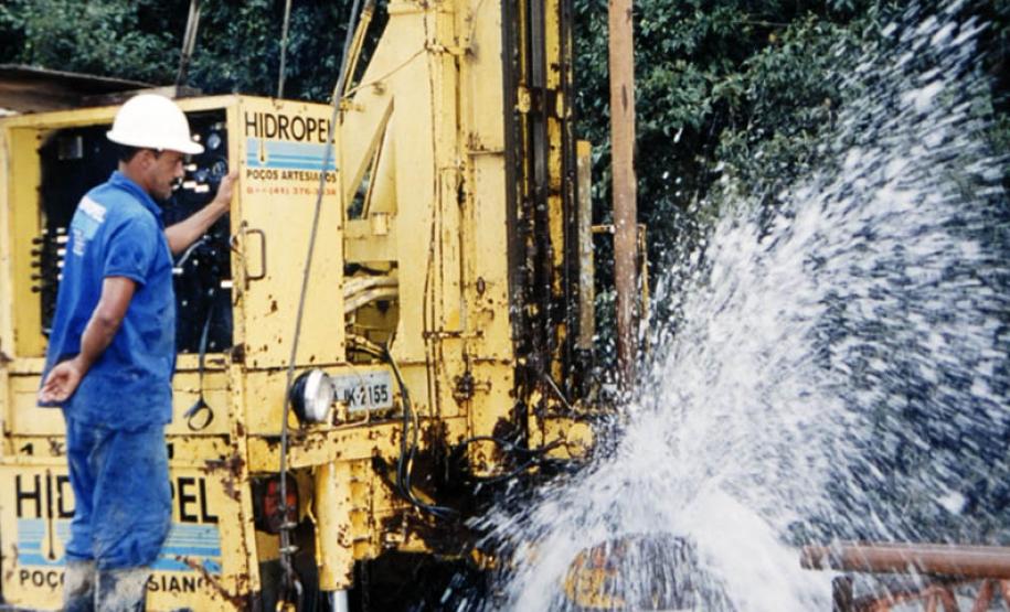 Sensores permitem acompanhar em tempo real a exploração do Aquífero Karst A exploração do Aquífero Karst, importante manancial subterrrâneo do Paraná usado para o abastecimento público, pode ser acompanhada em tempo real,