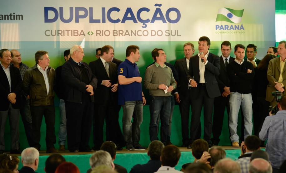 O protocolo de intenções para a realização da obra foi assinado, no dia 29 de julho, pelo governador Beto Richa e o diretor jurídico da Votorantim Cimentos, Ricardo Cavallo.