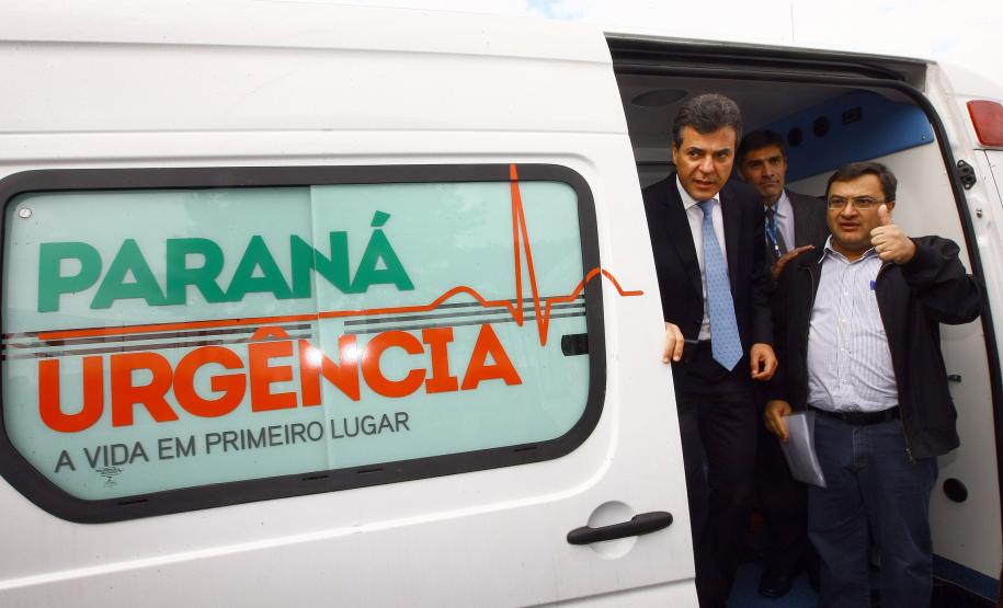 Richa entrega dez UTIs Móveis para RMC O governador Beto Richa entregou no dia 06 de agosto, dez novas UTIs Móveis para reforçar o atendimento à saúde em hospitais e unidades de Urgência e Emergência de Curitiba e Região Metropolitana