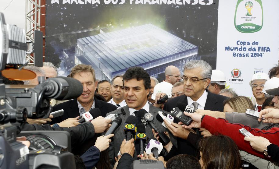 O governador Beto Richa participou no dia 04 de outubro do início da terceira etapa de obras do estádio Joaquim Américo (Arena da Baixada), que receberá jogos da Copa do Mundo Fifa de 2014.