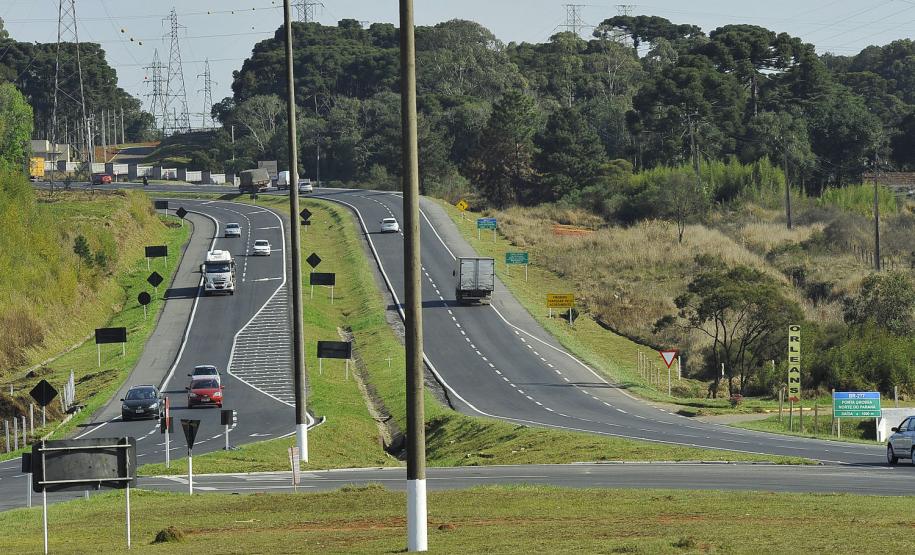 O Governo do Paraná concluiu 23 quilômetros de terceiras faixas do Contorno Norte de Curitiba, dando mais segurança aos motoristas.