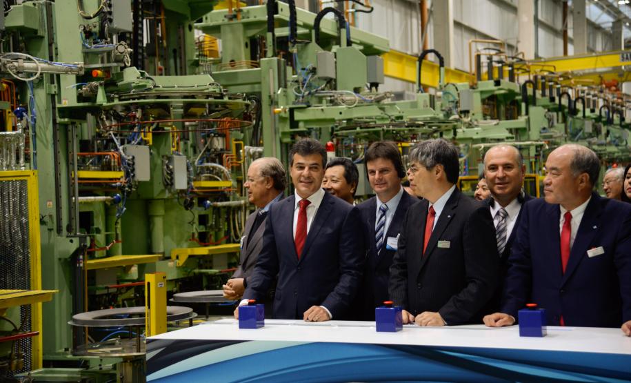 Foi inaugurada a Sumitomo Rubber Industries, em Fazenda Rio Grande, a primeira unidade de pneus da companhia japonesa fora da Ásia.