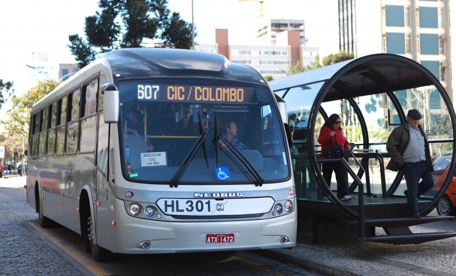 Governo do Estado garante a integração do transporte coletivo da RMC O Governo do Estado garantiu a manutenção da Rede Integrada de Transportes (RIT) ao assinar convênio que prevê repasse mensal de até R$ 7,5 milhões para o custeio do transporte metropolitano.