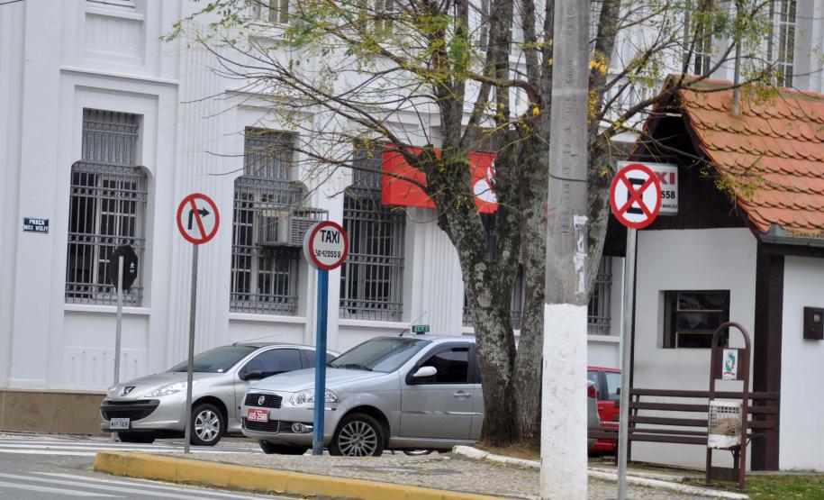 RIO NEGRO, 03/04/2014 - O diretor-geral do Departamento de Trânsito do Paraná (Detran), Marcos Traad, acompanhou nesta semana a finalização do programa de sinalização viária na cidades da Lapa e Rio Negro.