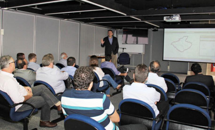 Prefeitos da Região Metropolitana e Curitiba e de alguns municípios da região Sul do Estado conheceram esta semana o Sistema Sedu/Paranacidade Interativo.