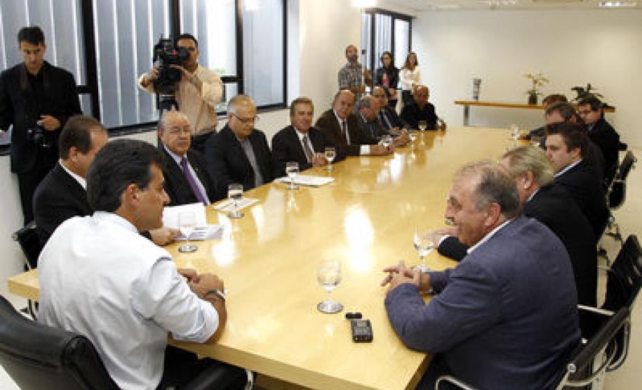 Richa assina protocolo de intenções