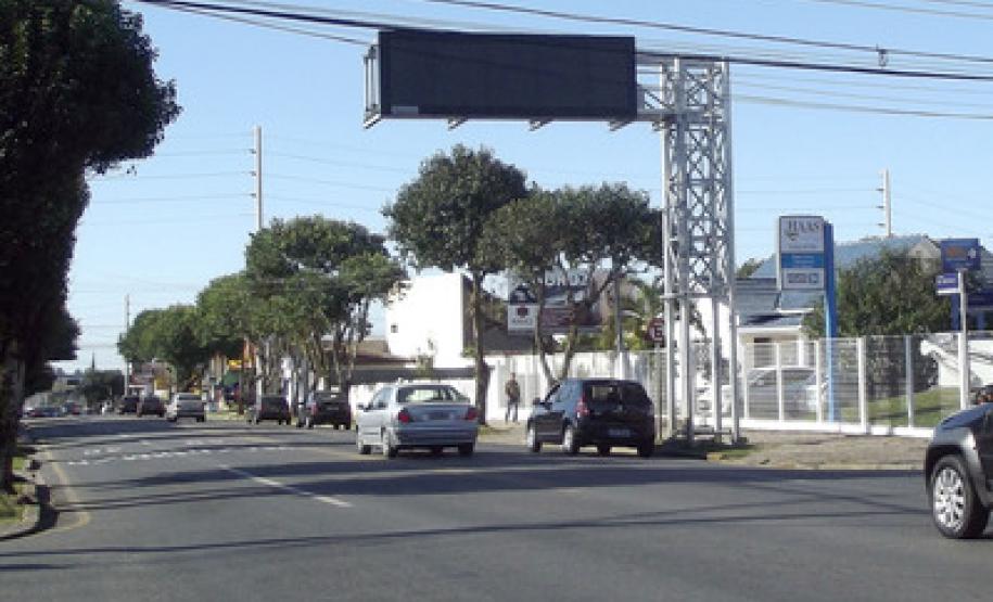 Os paineis foram instalados nas principais entradas e saidas de São José dos Pinhais