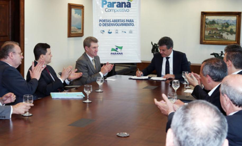 Sig Combibloc confirma investimento de mais R$ 221 milhões em Campo Largo A empresa suiço-alemã Sig Combibloc confirmou no dia 15 de junho o investimento de mais R$ 221 milhões na sua unidade de Campo Largo, na Região Metropolitana de Curitiba.