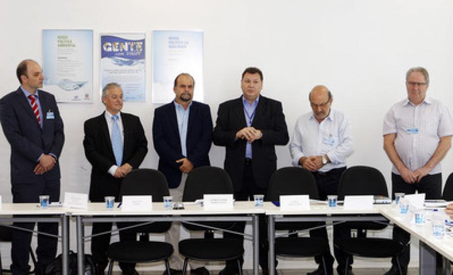 Reunião do Grupo Gestor de Revitalização do Rio Iguaçu No dia 01 de setembro foi realizada uma reunião do Grupo Gestor de Revitalização do Rio Iguaçu (GGRI) na qual foram apresentadas confirmações da degradação dos primeiros 40 km do Rio Iguaçu.