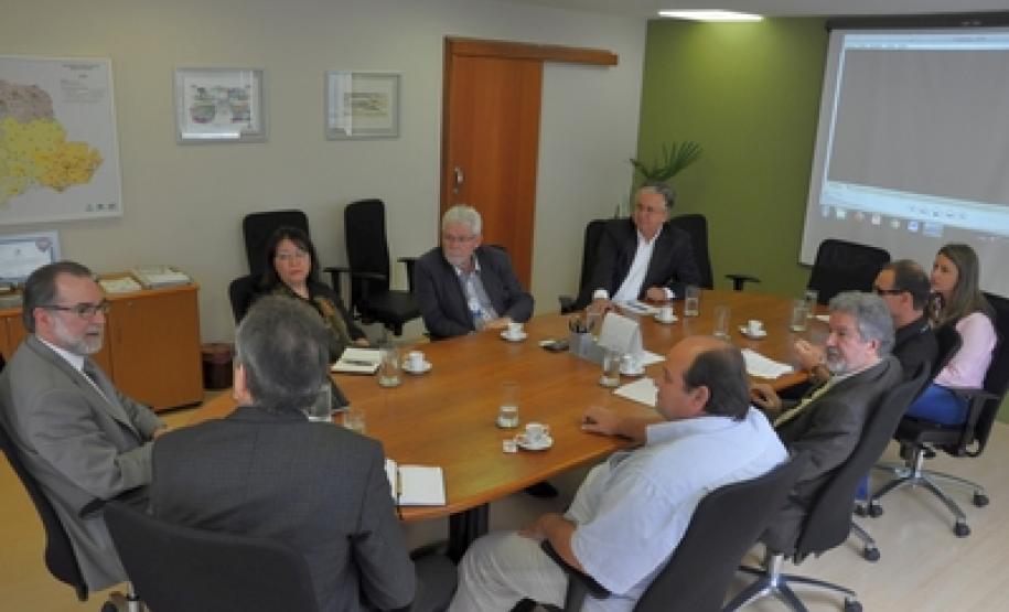 Reunião da Fomento Paraná, Universidade Positivo e Prefeitura de Adrianópolis para discutir sobre o Projeto Adrianópolis, que pretende transformar a realidade do município daquele município da região do vale do rio Ribeira, na divisa com São Paulo