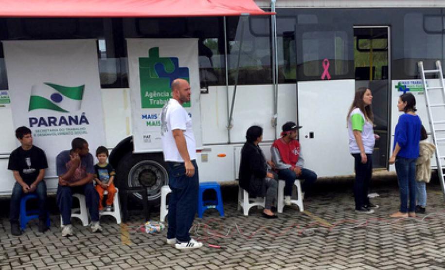 Com o objetivo de levar serviços gratuitos de diversas áreas à população, foi lançado, em Almirante Tamandaré,  o programa Paraná Cidadão.