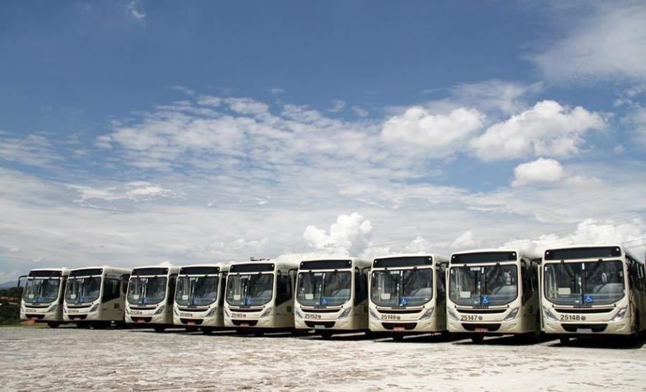 Frota metropolitana é renovada com 30 novos ônibus para 04 municípios São 30 novos ônibus que atendem as linhas metropolitas não integradas e ligam os municípios de Colombo, Campina Grande de Sul, Quatro Barras e Itaperuçu a Curitiba.