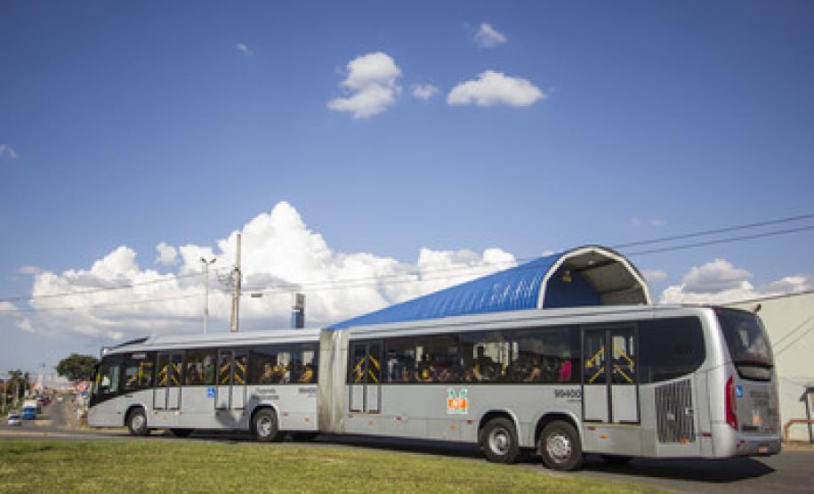 A unidade testada é o Mercedes-Benz O500 MDA, que possui ar-condicionado. O superarticulado vai operar a linha F03 - Fazenda Direto