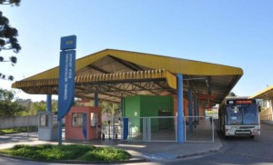 Concluida revitalização do Terminal Roça Grande A Prefeitura de Colombo por meio da Secretaria de Obras e Viação concluiu o projeto de revitalização do terminal Roça Grande.