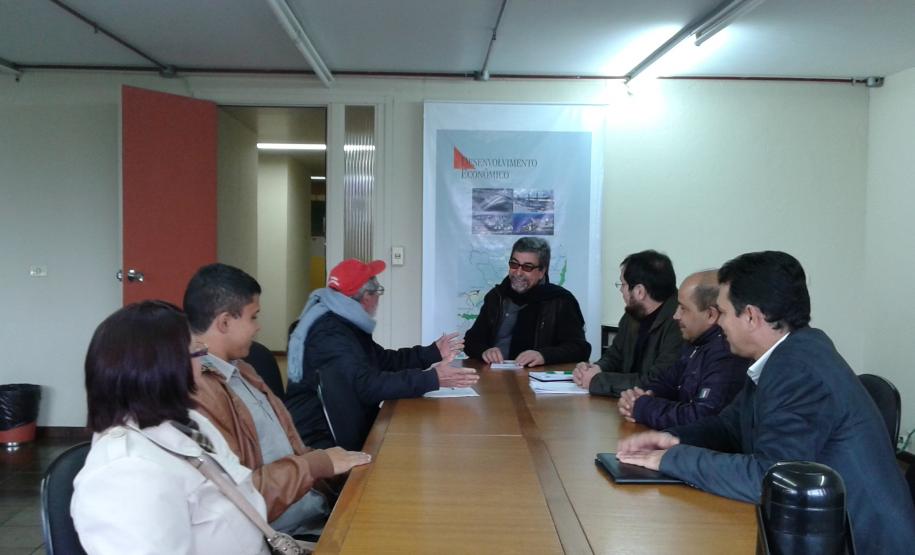 Comec esclarece para mudanças no sistema de transporte coletivo em Colombo Reunião realizada na sede da Comec.