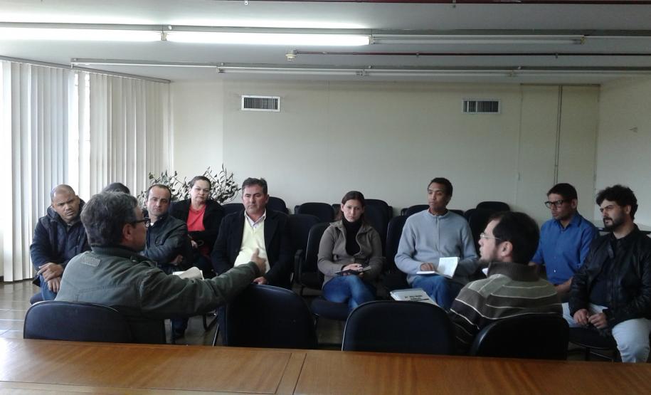 Comec recebe vereadores e moradores de Colombo para esclarecer mudanças no Terminal Roça Grande A diretoria de Transportes da Comec recebeu os vereadores e moradores de Colombo.