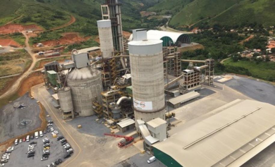 RMC já recebeu R$ 11 bi em investimentos Fabrica de cimentos em Adrianopolis.
