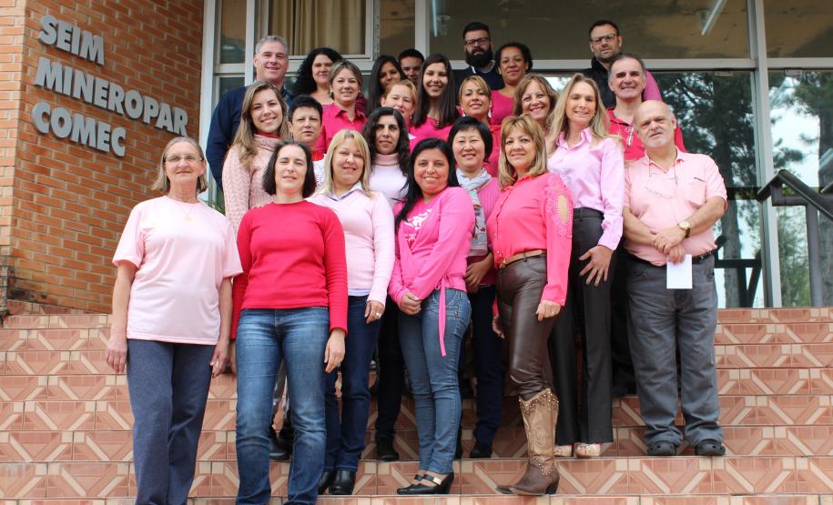 Comec participa do Outubro Rosa Colaboradores da Comec participam da campanha Outubro Rosa