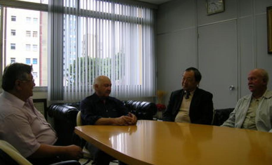 Rui Hara visita diretoria da ASPP