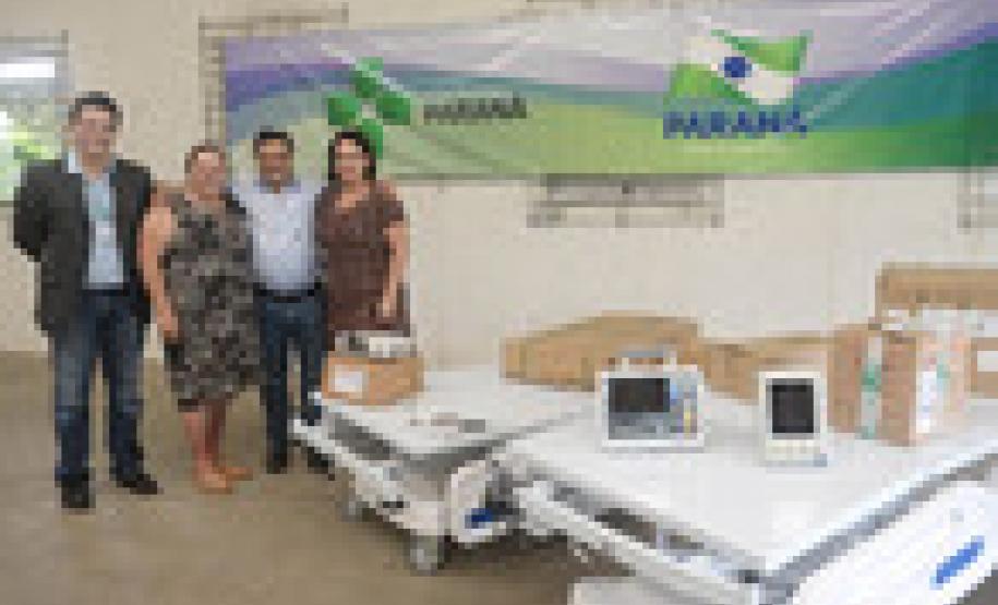 O secretário estadual da Saúde, Michele Caputo Neto, entregou um novo lote de equipamentos para ampliar a estrutura de atendimento da Unidade de Saúde Central de Quitandinha,