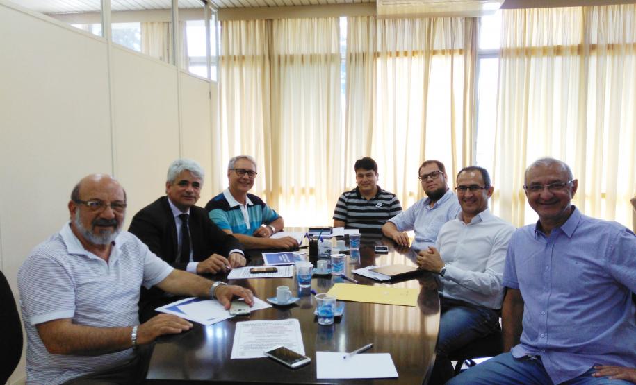 Linha Araucaria-CIC Reunião na Comec entre o prefeito de Araucaria Hissam Husseim , o presidente da Comec, Omar Akel e diretorias.