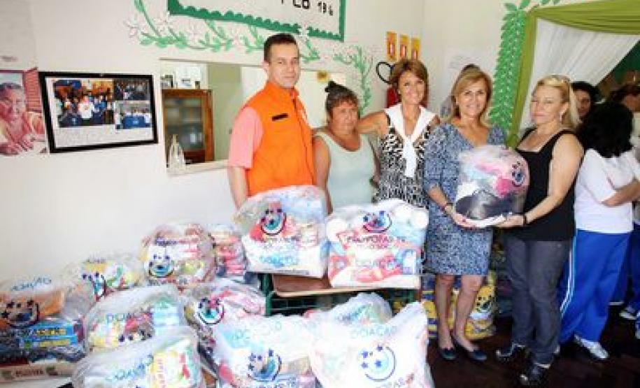 Governo entrega cestas básicas para Famílias atingidas pelas chuvas em Piraquara