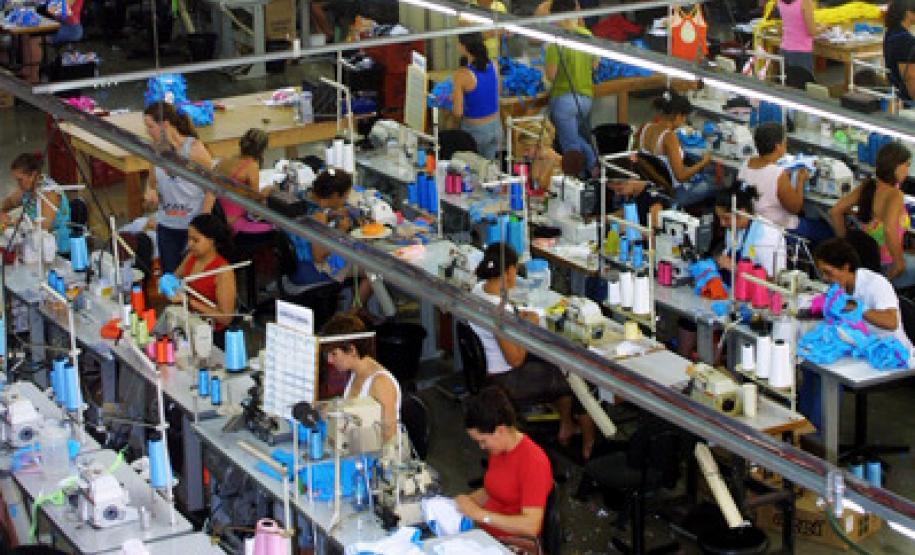 Em janeiro, RMC foi a metrópole que mais contratou no Brasil Os setores da indústria, construção civil e serviços impulsionaram as contratações com carteira assinada em janeiro no Paraná.