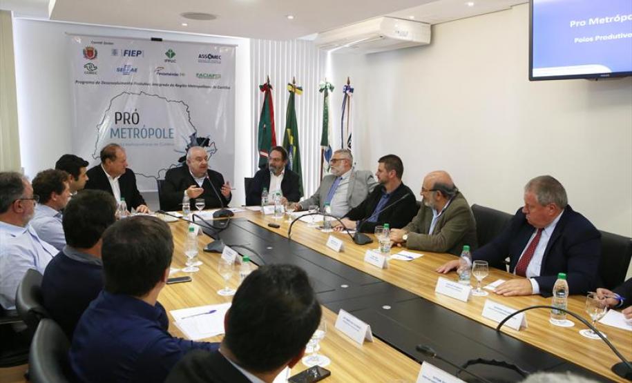 Pró-Metropole discute soluções integradas para RMC A reunião foi realizada na sede da Fiep.