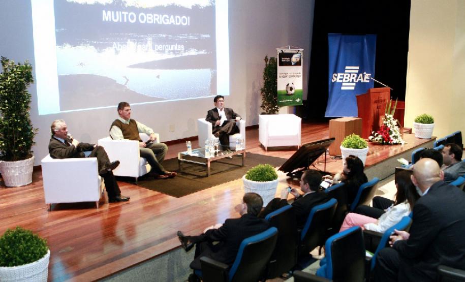Sebrae debate tecnologia da informação na Copa Empresários do setor de informática participaram no dia 11 de outubro de um seminário sobre Tecnologia da Informação na Copa 2014, que debateu as oportunidades para o setor durante o mundial.