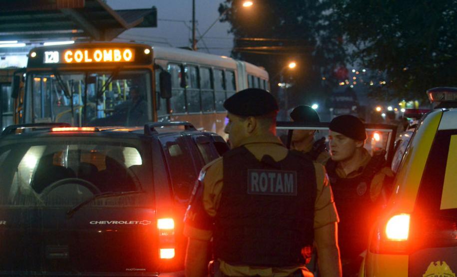 A ação preventiva da PM no transporte coletivo durante o 1 sem/2017 resultou na queda de 58% dos casos de roubo em Colombo.