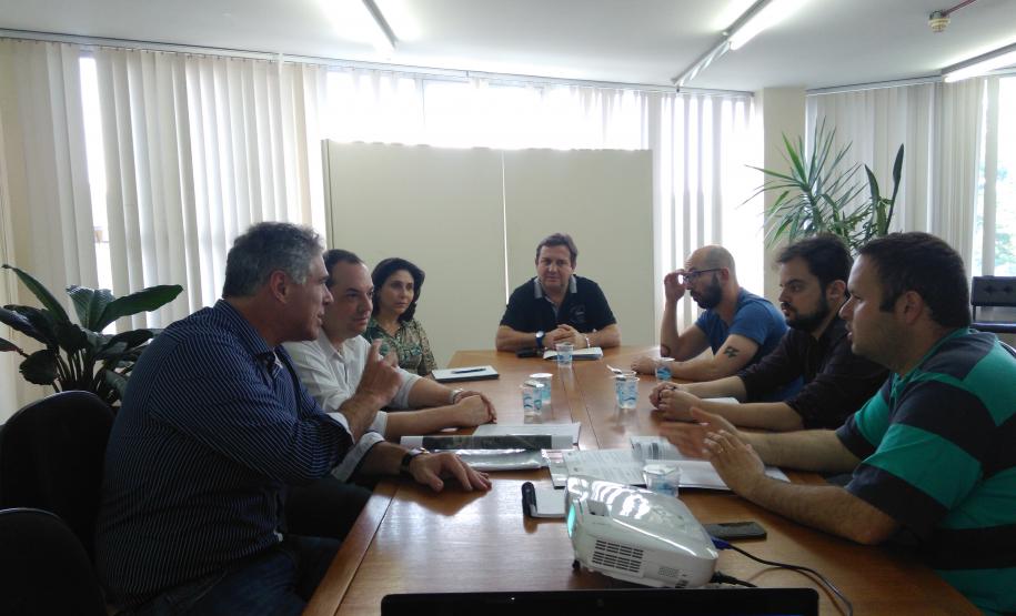 Reunião analisa Manual de Tramitação de Parcelamento do Solo da RMC A reunião foi realizada na sede da Comec.
