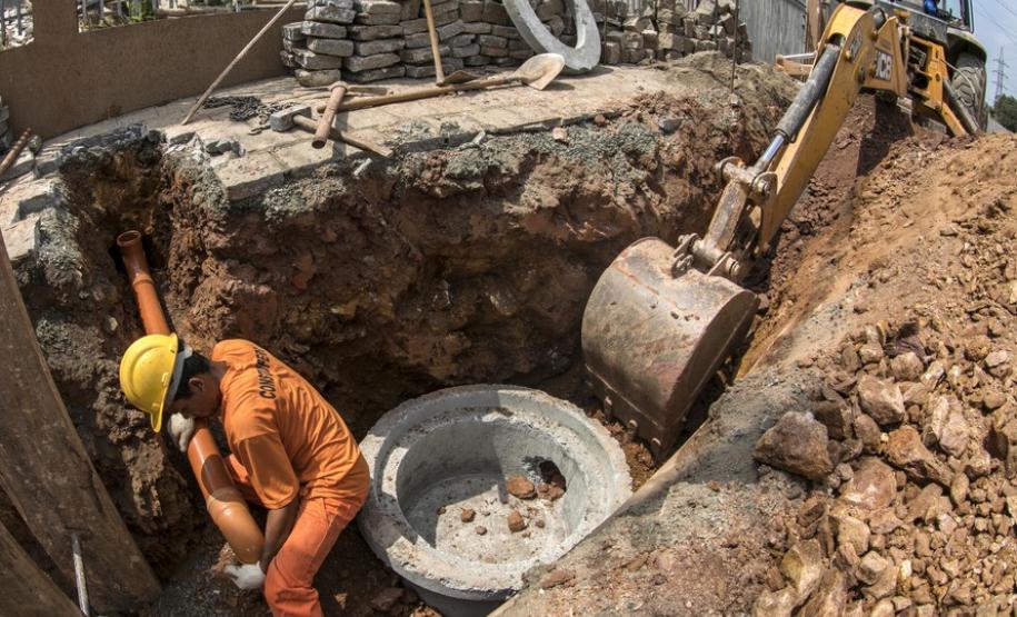 Obras de esgoto em Campo Largo entram na fase final Até março de 2018 as obras vão beneficiar cerca de 3,7 mil famílias.