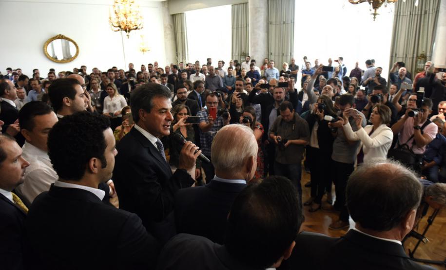 A solenidade foi realizada no Palácio Iguaçu.