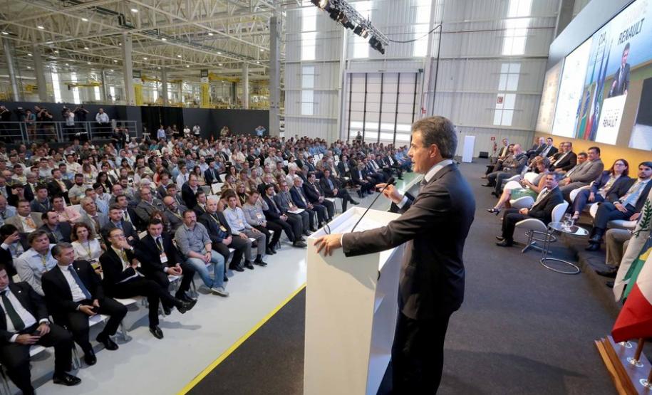 Montadora inaugura nova fábrica em SJP, com apoio do Estado O governador Beto Richa participou da solenidade de inauguração.