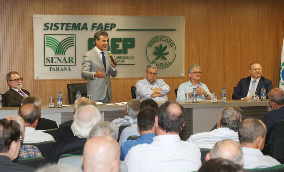 Estado propõe marco regulatório para biogás e biometano O evento foi na sede da Federação da Agricultura do Paraná.