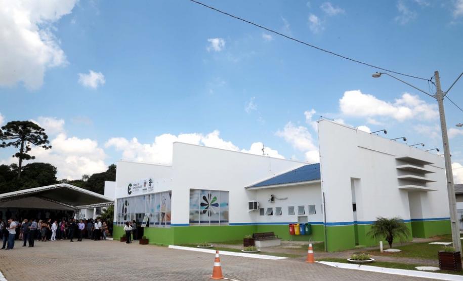 Centro de Especialidades Metropolitano inicia atendimento Localizado em São José dos Pinhais, o Centro de Especialidades já está funcionando.