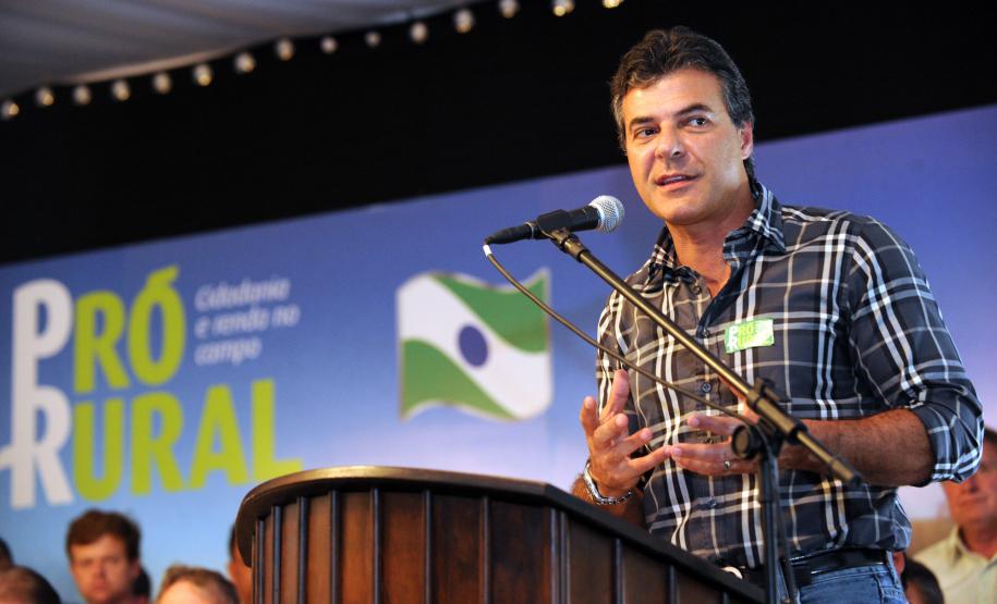O governador Beto Richa e o secretário da Agricultura e Abastecimento, Norberto Ortigara, lançaram no dia 08 de novembro, em Irati, na região Centro-Sul do Estado, o programa Pró-Rural – Renda e Cidadania no Campo